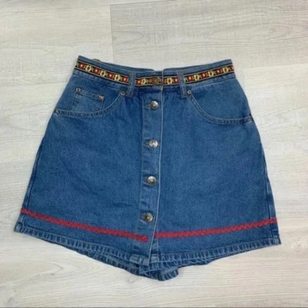 Vintage 90s embroidered denim skort